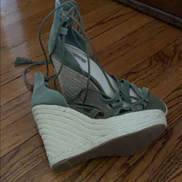 Guess Wedge Sandal NWOT - Picture 3 of 3